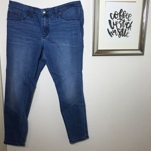 Universal Thread Skinny Jeans Size 16/33 Short